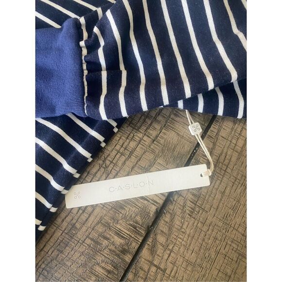 CASLON woman’s sweatshirt NWT size medium - Picture 2 of 9